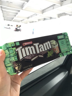 「ARNOTT’S TimTam チョコミント 袋9枚」のクチコミ画像 by ミントアイスさん