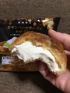 「モンテール 小さな洋菓子店 カマンベールチーズのシュークリーム 袋1個」のクチコミ画像 by レビュアーさん