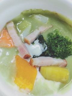 「ローソン 19品目の野菜が摂れる緑のポタージュ」のクチコミ画像 by ゆにょちゃぬさん