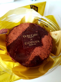 「ローソン Uchi Cafe’ SWEETS×GODIVA 濃厚ショコラケーキ」のクチコミ画像 by ソフィアさん