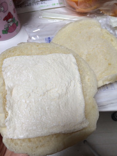 「フジパン 白い練乳クリームパン 袋1個」のクチコミ画像 by m a iさん
