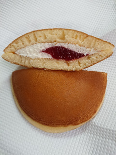 「モンテール 小さな洋菓子店 苺ショートケーキのサンドケーキ 袋1個」のクチコミ画像 by SANAさん