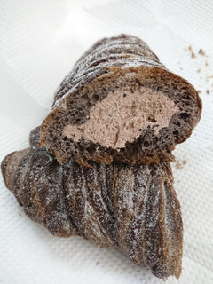 「ローソン クッキーデニッシュコロネ 削りチョコ入りチョコホイップ」のクチコミ画像 by SANAさん