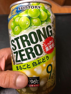 「サントリー チューハイ ‐196℃ ストロングゼロ まるごと白ぶどう 缶350ml」のクチコミ画像 by ジィロンさん