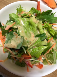 「セブン-イレブン たっぷりほうれん草の緑黄色野菜サラダ」のクチコミ画像 by あっちゅんちゃんさん