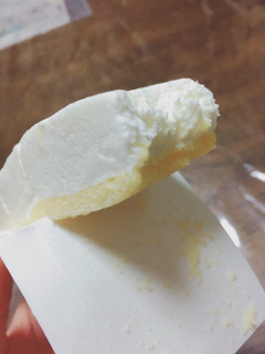 「ローソン Uchi Cafe’ SWEETS レアチーズスティック 飛騨高原牛乳使用」のクチコミ画像 by ゆにょちゃぬさん