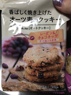 「エヌエス オーツ麦のクッキー レーズン＆チョコチップ 袋11枚」のクチコミ画像 by aiponさん
