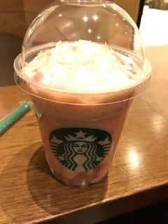 「スターバックス さくら ストロベリー ピンク もち フラペチーノ」のクチコミ画像 by いあんさん