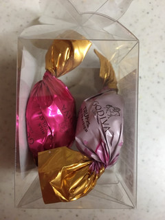 「ゴディバ ラッピングチョコレート ミルクアソートメント 2粒」のクチコミ画像 by レビュアーさん