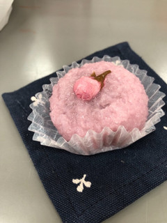 「セブンプレミアム 北海道産小豆のつぶあん桜餅 袋1個」のクチコミ画像 by suzushoさん