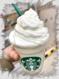 「スターバックス ホワイト ブリュー コーヒー ＆ マカダミア フラペチーノ」のクチコミ画像 by やにゃさん