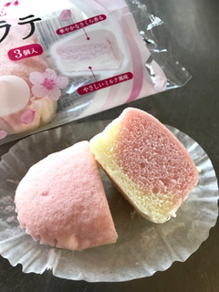 「神戸屋 さくらラテ蒸しケーキ 袋3個」のクチコミ画像 by ポロリさん