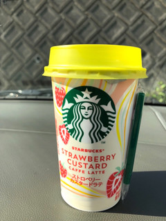 「スターバックス ストロベリーカスタードラテ カップ180ml」のクチコミ画像 by ﾆﾁｶさん