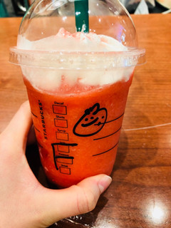 「スターバックス ＃STRAWBERRYVERYMUCHFRAPPUCCINO」のクチコミ画像 by LAYLAさん