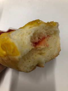「Pasco おいしいシューロール いちごのチーズケーキ 袋1個」のクチコミ画像 by ナツメグシナモンさん