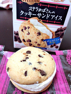 「森永製菓 ステラおばさんのクッキーサンドアイス チョコチップクッキー 箱1個」のクチコミ画像 by はなっコさん