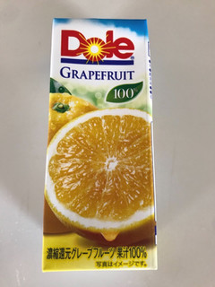 「Dole グレープフルーツ100％ パック200ml」のクチコミ画像 by ちぴちぴさん