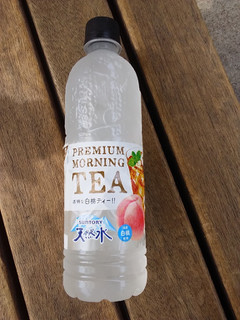 「サントリー 天然水 PREMIUM MORNING TEA 白桃 ペット550ml」のクチコミ画像 by レビュアーさん