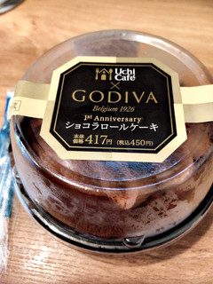 「ローソン Uchi Cafe’ SWEETS × GODIVA ショコラロールケーキ」のクチコミ画像 by はなっコさん