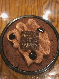 「ローソン Uchi Cafe’ SWEETS × GODIVA ショコラロールケーキ」のクチコミ画像 by ちぴちぴさん