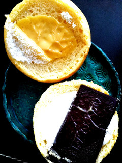 「ヤマザキ 板チョコメロンパン ホイップ＆カスタード 袋1個」のクチコミ画像 by ノラあんこさん