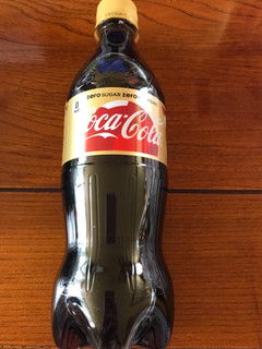 「コカ・コーラ コカ・コーラ ゼロカフェイン ペット500ml」のクチコミ画像 by ちぴちぴさん