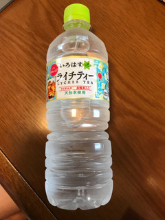 「コカ・コーラ い・ろ・は・す ライチティー ペット555ml」のクチコミ画像 by ろーずありすさん