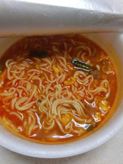 「明星食品 チャルメラどんぶり 宮崎辛麺 カップ77g」のクチコミ画像 by レビュアーさん
