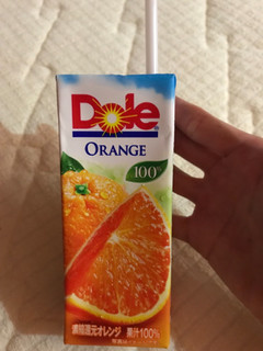 「Dole オレンジ100％ パック200ml」のクチコミ画像 by ちぴちぴさん