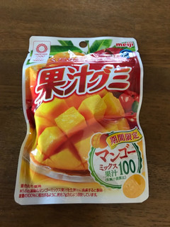 「明治 果汁グミ マンゴーミックス 袋47g」のクチコミ画像 by ろーずありすさん