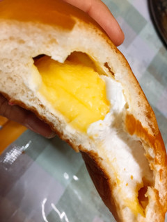 「ヤマザキ クリーム＆ホイップパン 袋1個」のクチコミ画像 by にこたらまるさん