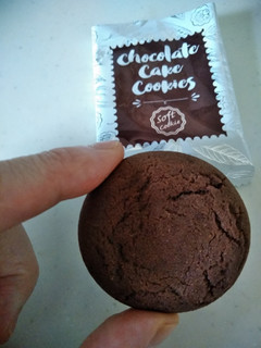 「神戸物産 チョコレートクッキー 袋10枚」のクチコミ画像 by まめぱんださん