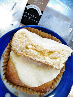 「タカキベーカリー ITSUTSUBOSHI クリーミーチーズケーキ 1個」のクチコミ画像 by minorinりん さん