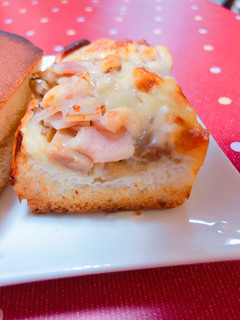 「セブン-イレブン きのことベーコンのチーズ焼きパン」のクチコミ画像 by ouskeさん
