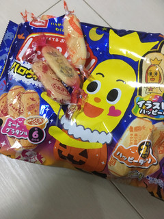 「亀田製菓 ハッピーターン ハロウィンMix 袋138g」のクチコミ画像 by カルーアさん