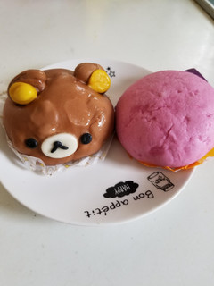 「ローソン 紫芋と安納芋の2色まん」のクチコミ画像 by リぃさんさん