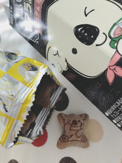 「ロッテ 黒いコアラのマーチ ココア＆ミルク 箱48g」のクチコミ画像 by yusさん