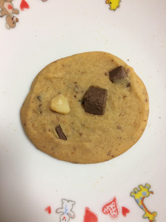 「ミスターイトウ アメリカンソフトクッキー ミルクチョコレート＆マカデミア 袋6枚」のクチコミ画像 by ラスクさん