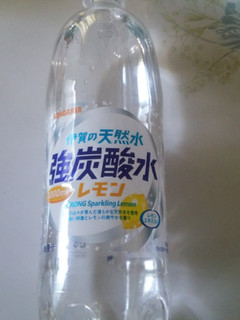 「サンガリア 伊賀の天然水 強炭酸水レモン ペット500ml」のクチコミ画像 by 初嵐204さん