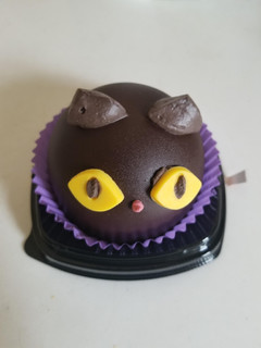 「セブン-イレブン ハロウィン黒猫 チョコケーキ」のクチコミ画像 by リぃさんさん