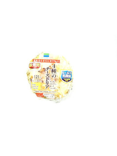 「ファミリーマート 4種のチーズドリアおむすび」のクチコミ画像 by いちごみるうさん