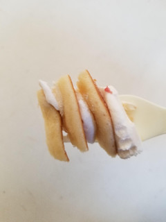 「ローソン メープルクリームのパンケーキ」のクチコミ画像 by リぃさんさん
