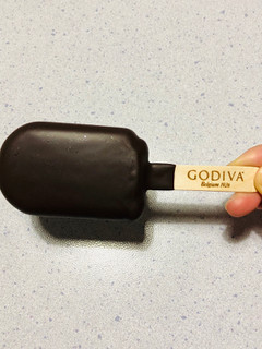 「ゴディバ チョコレートアイスバー ドゥブルショコラオンプラス 箱80ml」のクチコミ画像 by ばけがくさん