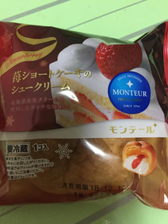 「モンテール 小さな洋菓子店 苺ショートケーキのシュークリーム 袋1個」のクチコミ画像 by よっちゃんいかさん