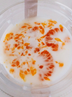 「セブン-イレブン 北海道産牛乳使用みかんの牛乳寒天」のクチコミ画像 by さとうとこむぎこさん