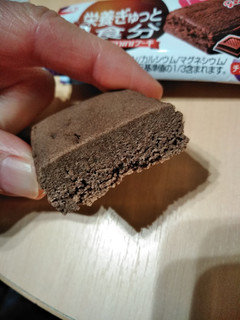 「江崎グリコ バランスオン miniケーキ チョコブラウニー 袋23g」のクチコミ画像 by まめぱんださん