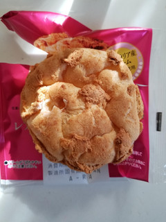 「ヤマザキ レアチーズパイシュー ストロベリー 袋1個」のクチコミ画像 by リぃさんさん