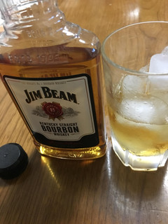 「サントリー JIM BEAM 瓶200ml」のクチコミ画像 by ビールが一番さん