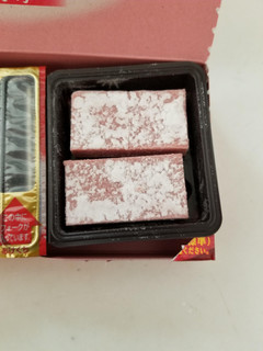 「ブルボン 粉雪ショコラ 濃苺 箱8個」のクチコミ画像 by リぃさんさん