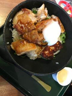 「ココス フォアグラチキンステーキ丼」のクチコミ画像 by あっちゅんちゃんさん